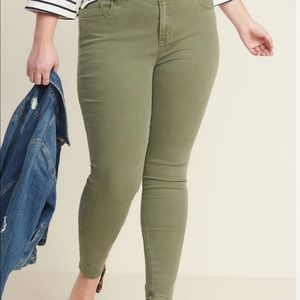 Mid-Rise Pop-Color Rockstar Super Skinny Jeans